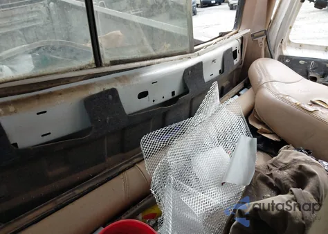 1999 Ford F-250 Lariat/Xl/Xlt z USA, uszkodzony, nr VIN 1FTNX21F7XEB68487